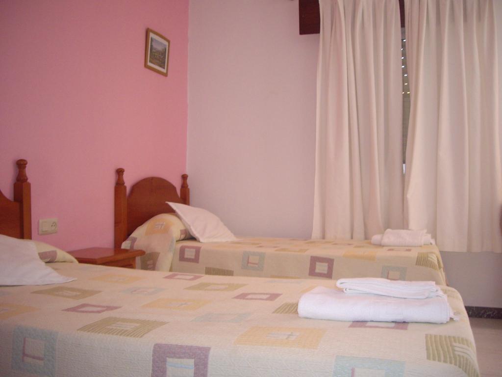 Hostal Mini Golf Los Canos De Meca Cameră foto